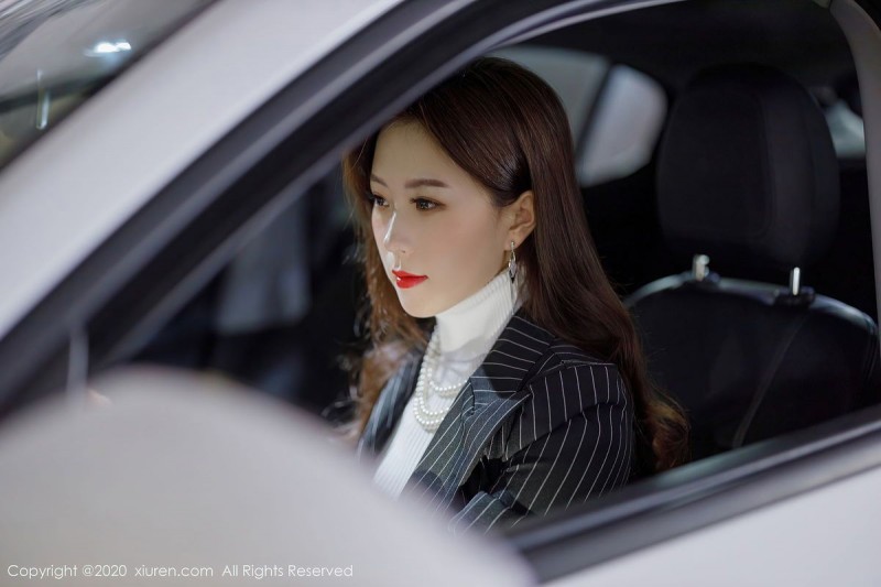 秀人网美女模特杨紫嫣Cynthia职场女老板装扮主题系列写真-绅士社