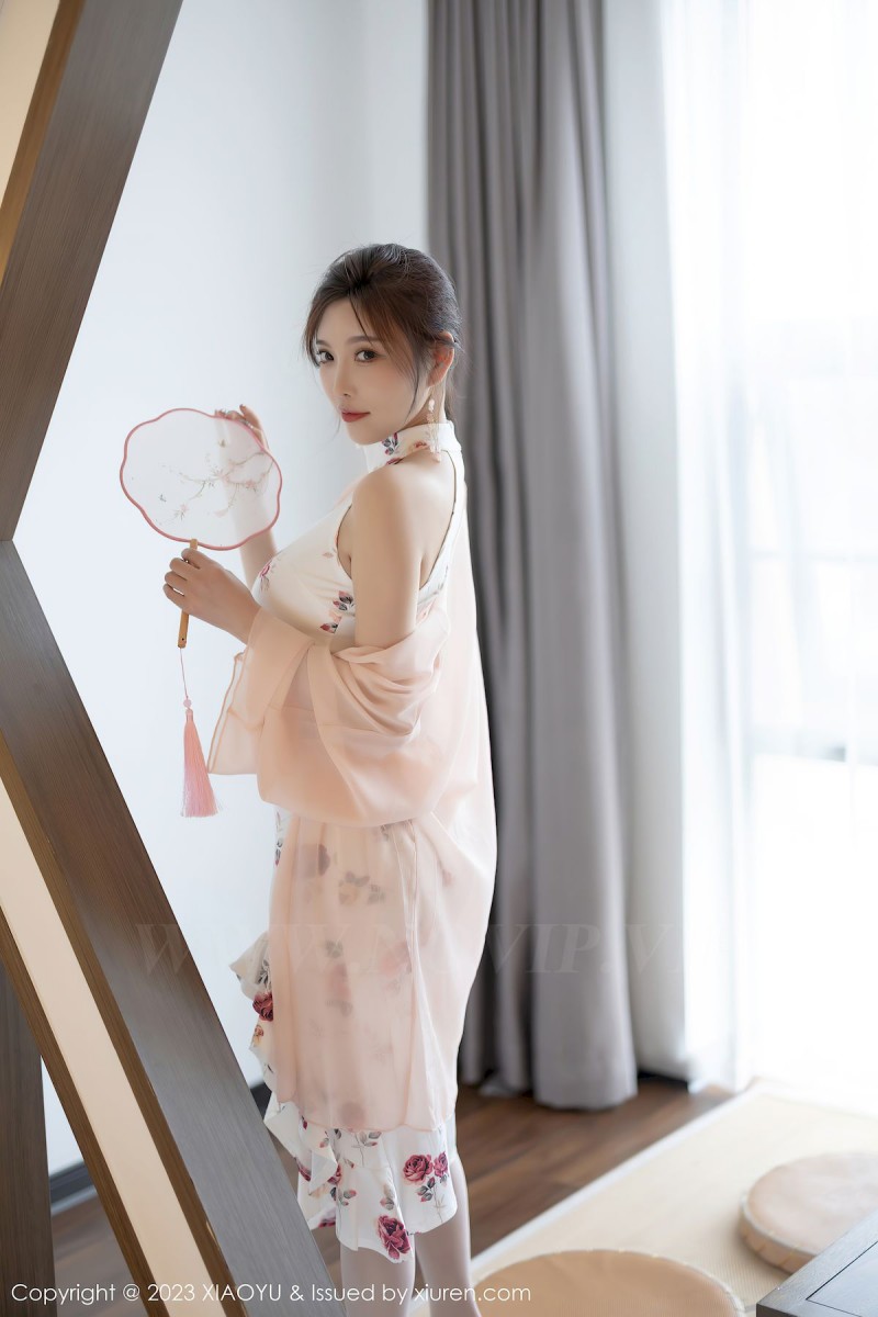 语画界性感女神杨晨晨Yome旗袍服饰搭配白色丝袜贵州旅拍-绅士社