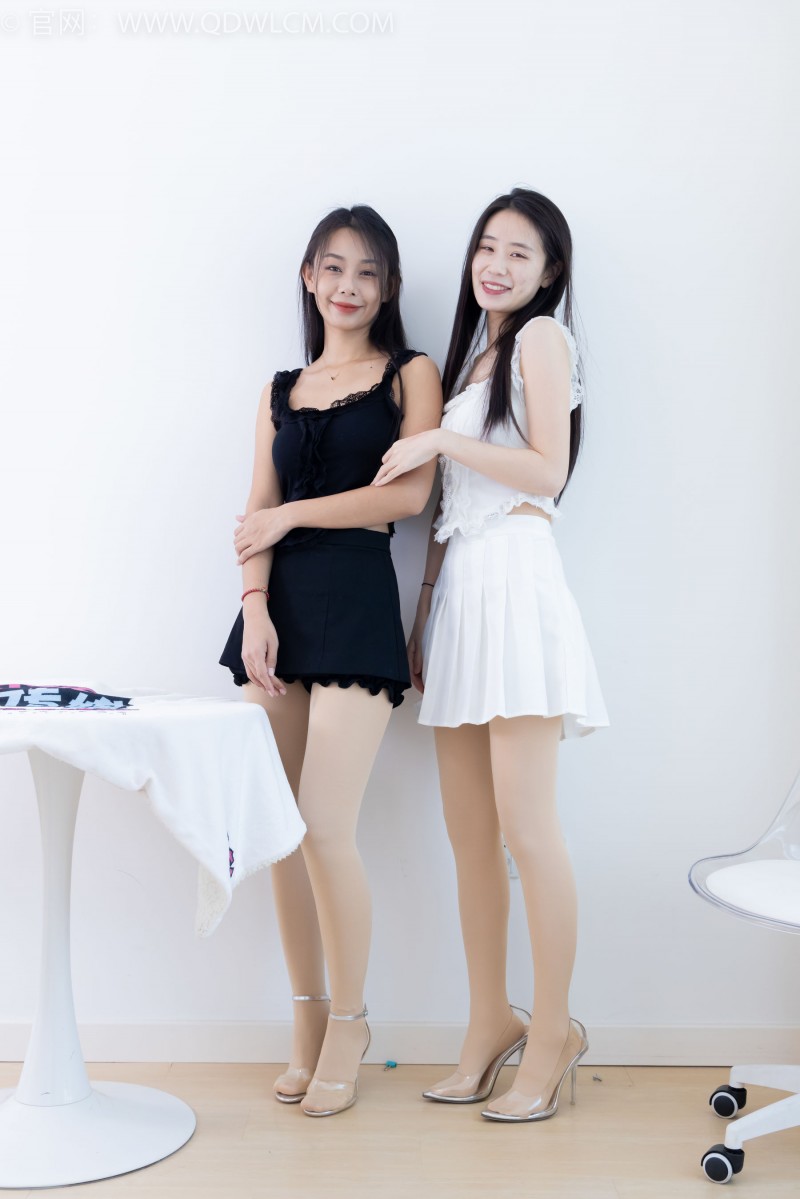 物恋传媒模特菜菜&岚岚黑白服饰要你的温柔主题写真-绅士社