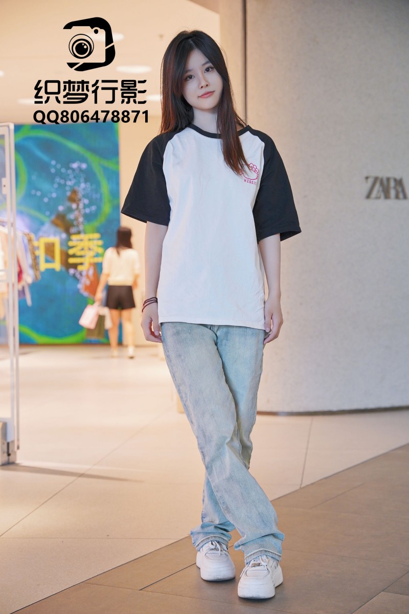 织梦映像长发美女白色上衣牛仔裤百货主题写真-绅士社